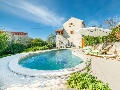 Villa Verde with pool