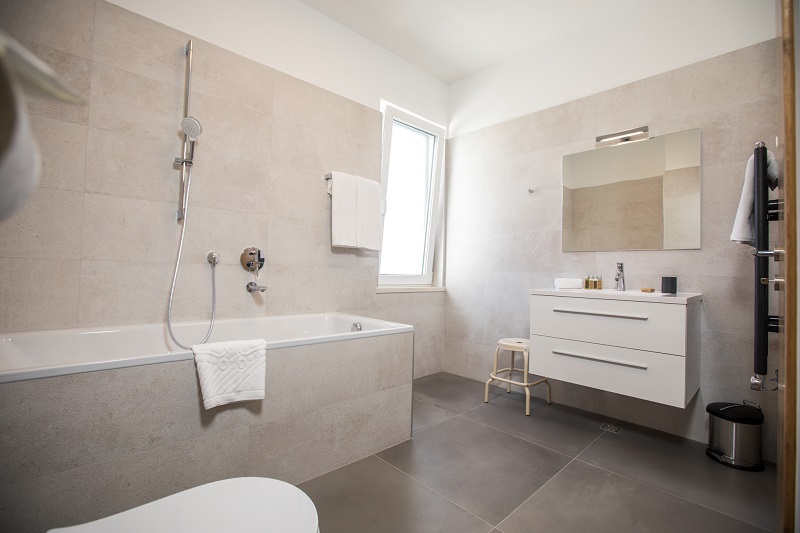 Bathroom with bath tub