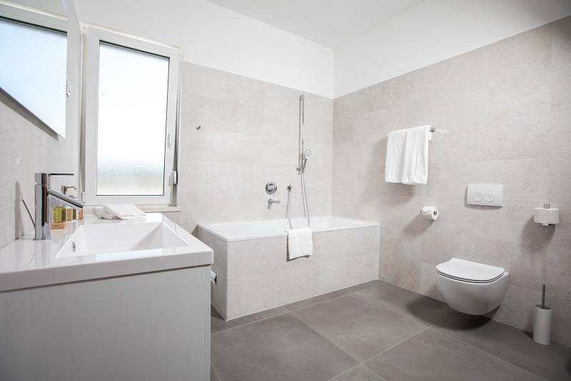 Bathroom with bath tub