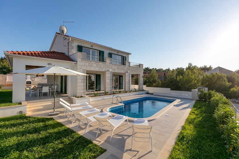 Villa Milna with swimming pool