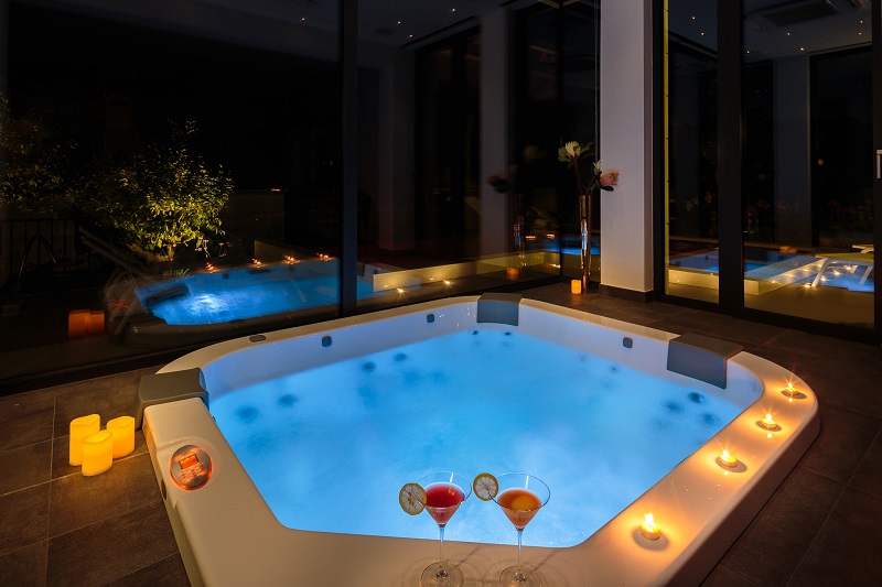 Jacuzzi at night