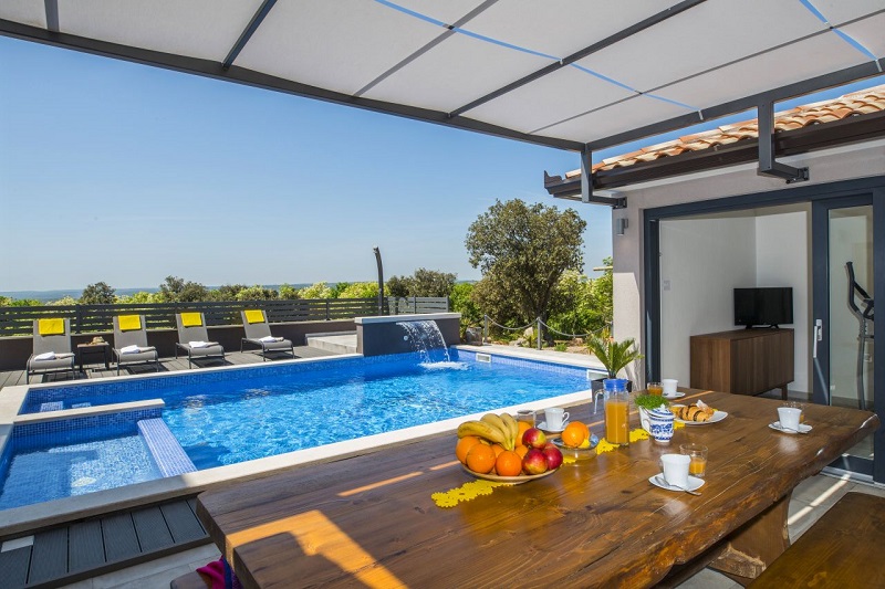 Sun lounges at the pool