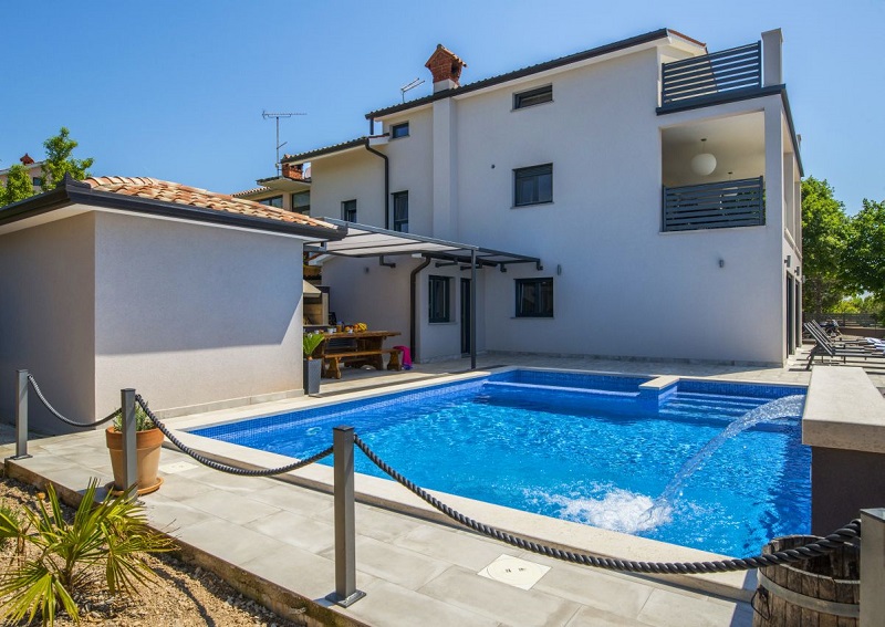 Villa Albona with pool