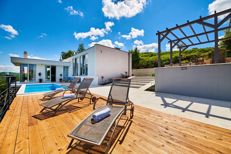 Sun lounges at the pool