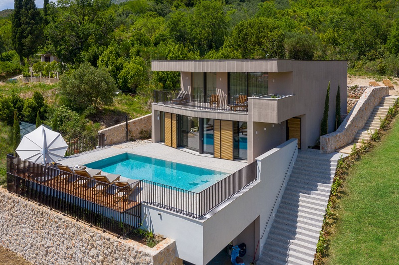 Villa Ombla with pool