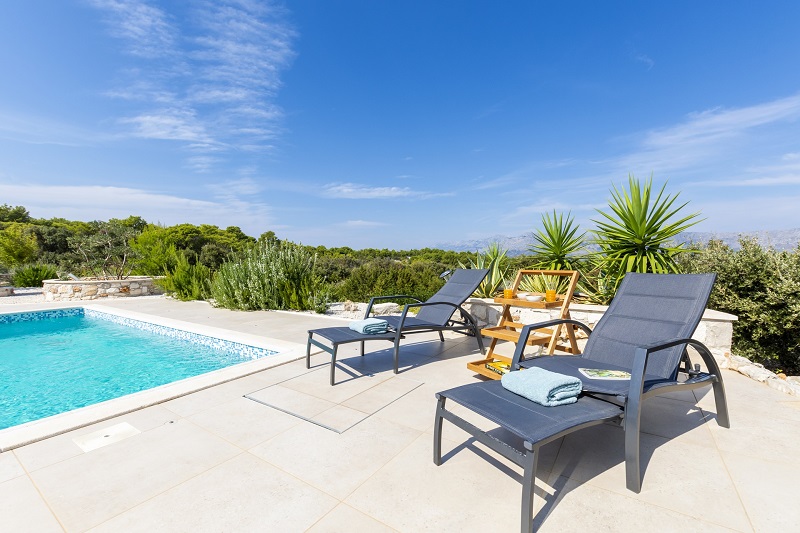 Sun lounges at the pool