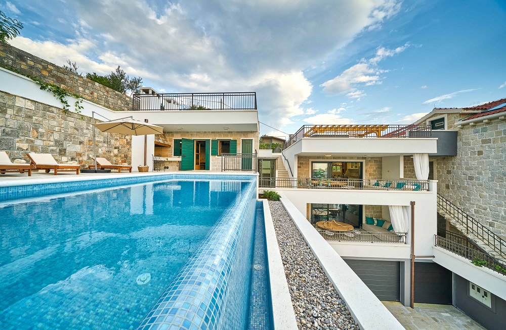 Villa Mladenka con piscina